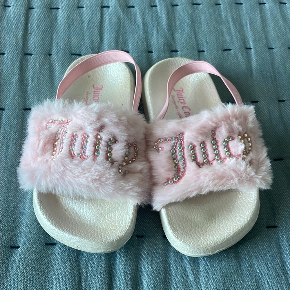 Juicy Couture Kids Pink Furry Sandals